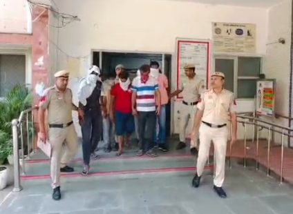 दिल्ली पुलिस की बड़ी कार्रवाई, छह मामलों में 14 जुआरी गिरफ्तार, 7,635 रुपए भी जब्त