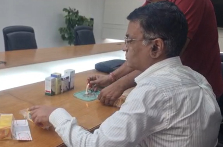 नोएडा : कफ सिरप को लेकर कई फैक्ट्री में औषधि विभाग ने की जांच