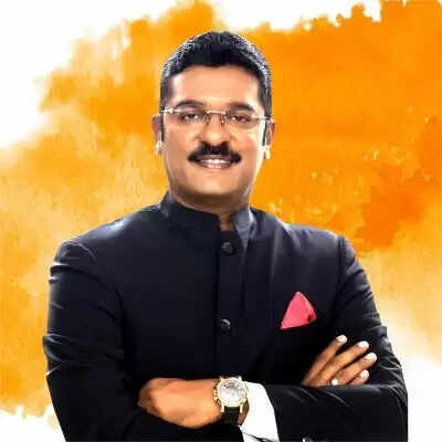 मई से रिक्शा और टैक्सी ड्राइवरों के लिए मराठी बोलाना जरूरी: महाराष्ट्र के मंत्री सरनाइक