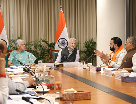 बिहार के मुद्दों पर दिल्ली में केंद्रीय मंत्रियों से मिले सम्राट चौधरी, विकास योजनाओं पर हुई चर्चा