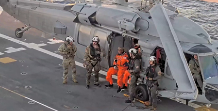 नासा का आर्टेमिस ।। मिशनः कैप्सूल से निकाले गए चारों अंतरिक्ष यात्री, चेहरे पर दिखी खुशी