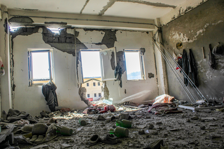 पाकिस्तान के हमलों से अफगानिस्तान में कई घर क्षतिग्रस्त