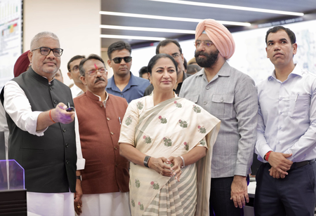 दिल्ली में प्रदूषण पर लगाम लगाने की तैयारी तेज, मुख्यमंत्री रेखा गुप्ता ने आईसीसीसी का किया निरीक्षण