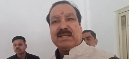 दिग्विजय सिंह की सनातन यात्रा पर सियासी घमासान, भाजपी बोली- अयोध्या के साथ मथुरा-काशी भी जाएं