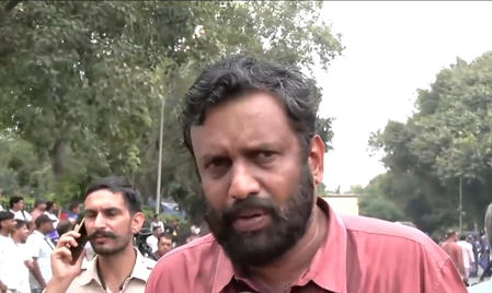 दिल्ली में मुख्य चुनाव आयुक्त ज्ञानेश कुमार के खिलाफ प्रदर्शन, जॉन ब्रिटास समेत कई नेता हिरासत में
