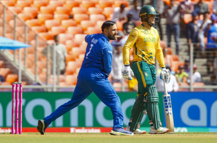 टी20 विश्व कप: मोहम्मद नबी पर आईसीसी का एक्शन, मैच फीस का 15 प्रतिशत जुर्माना लगा