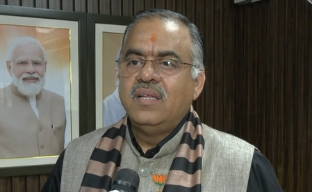 फारूक अब्दुल्ला और उनकी पार्टी जम्मू-कश्मीर को फिर पुराने दौर में ले जाना चाहती है : तरुण चुघ