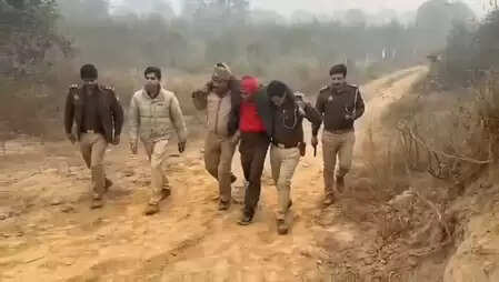 गाजियाबाद: पुलिस मुठभेड़ में हत्या का आरोपी घायल, तमंचा और चाकू बरामद