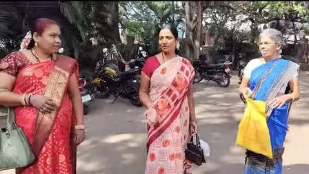 कर्नाटक : गृह लक्ष्मी योजना के लाभार्थियों को नहीं मिल रहा बकाया फंड, साझा किया दर्द