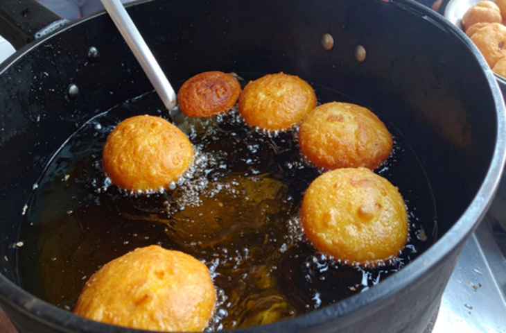 डीप फ्राइंग के लिए कौन सा तेल बेहतर? जानें पांच जरूरी नियम