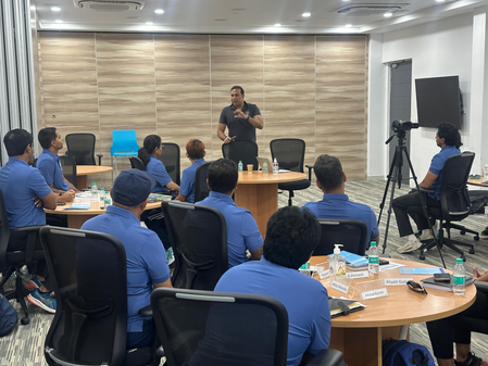 बीसीसीआई ने 'सीओई' में फील्डिंग कोचों के लिए वर्कशॉप आयोजित की, लक्ष्मण और टी दिलीप ने लिया हिस्सा