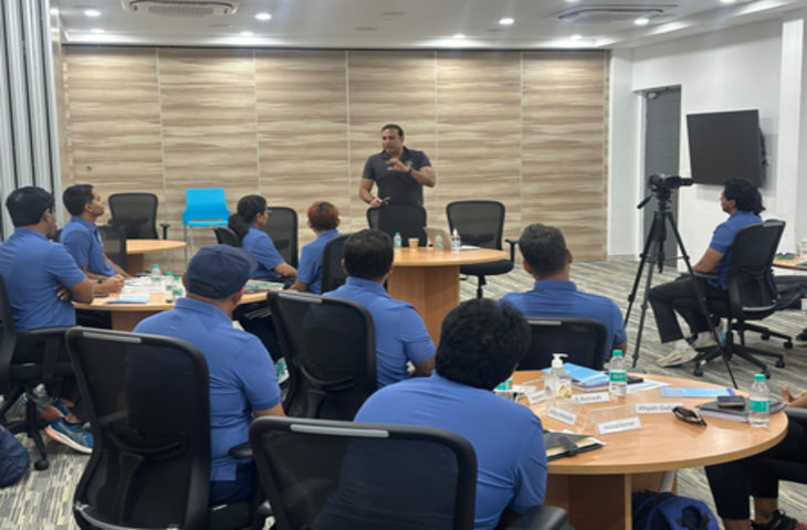 बीसीसीआई ने 'सीओई' में फील्डिंग कोचों के लिए वर्कशॉप आयोजित की, लक्ष्मण और टी दिलीप ने लिया हिस्सा