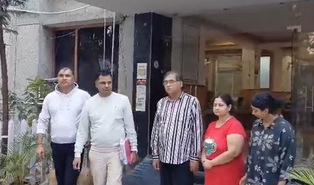 दिल्ली: एक ही फ्लैट कई लोगों को बेचा, आरोपी पति-पत्नी ग्रेटर नोएडा से गिरफ्तार