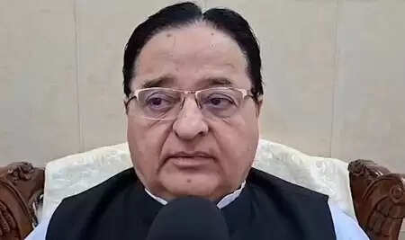 वंदे मातरम को देशभक्ति से नहीं जोड़ा जाना चाहिए: एसटी हसन