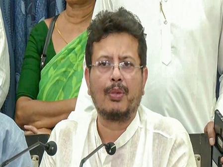 टीएमसी के बैंक खाते को फ्रीज करने की मांग को विपक्ष के नेता ऋतब्रत बनर्जी का समर्थन