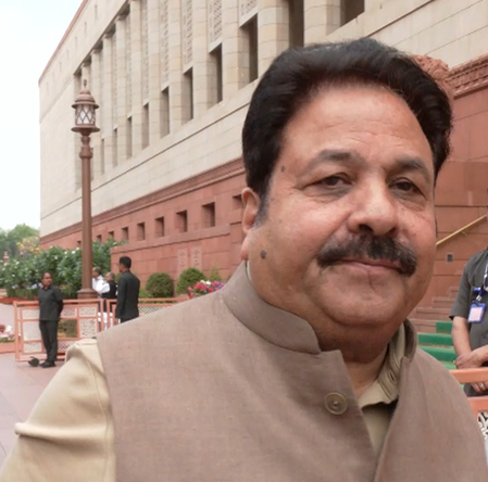 विपक्ष ने सरकार को एलपीजी की बढ़ती कीमतों पर घेरा, कहा-"गलत विदेशी नीति का खामियाजा भुगत रही जनता"