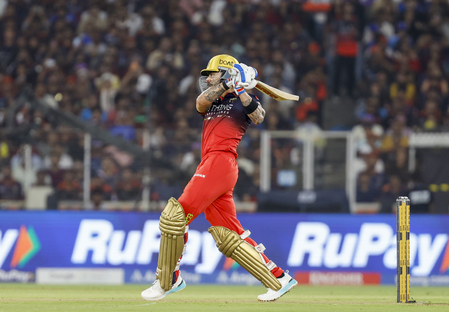 एक ही ओवर में 5 चौके, इस लिस्ट में संयुक्त रूप से 'नंबर-1' बने विराट कोहली