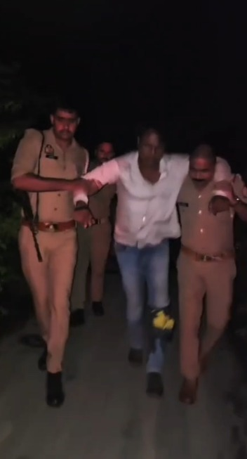 उत्तर प्रदेश: जौनपुर में पुलिस मुठभेड़ में अपराधी घायल, दो आरोपी गिरफ्तार
