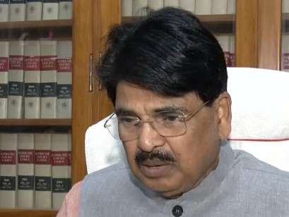 एआई समिट में यूथ कांग्रेस का शर्टलेस प्रोटेस्ट शर्मनाक घटना: भाजपा सांसद मनन मिश्रा