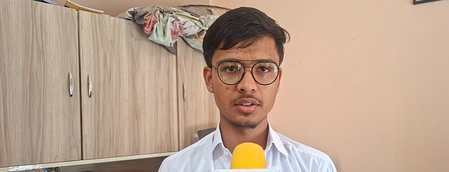 छात्र बोले- नीट परीक्षा रद्द होने से मनोबल टूटा, दिन-रात की मेहनत पर फिरा पानी