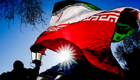 ईरान ने मिडिल ईस्ट में अमेरिकी यूनिवर्सिटी पर हमले की दी खुली धमकी, स्टूडेंट-प्रोफेसर से कैंपस खाली करने की अपील