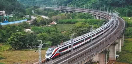 चीन-लाओस रेलवे परिवहन शुरू होने के चार वर्षों में लगातार बढ़ता रहा 'गोल्डन चैनल' का प्रभाव