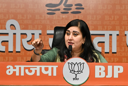 बांसुरी स्वराज ने केजरीवाल पर लगाया 'दोहरे मानदंड' का आरोप, कहा- 'आप' में दिख रहा है 'वैचारिक दिवालियापन'