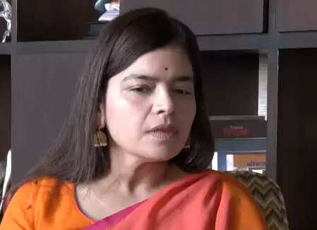 ओवैसी की राजनीति बांटो और राज करो की नीति पर आधारित : पूनम महाजन