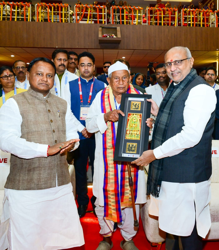 पराक्रम दिवस पर उपराष्ट्रपति पहुंचे ओडिशा, स्वतंत्रता सेनानियों को किया सम्मानित