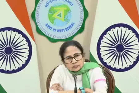 ममता बनर्जी का चुनाव आयोग पर आरोप, बंगाल में काटे जा रहे अल्पसंखकों के वोट