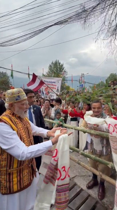प्रधानमंत्री मोदी का गंगटोक में रोड शो, कई परियोजनाओं का अनावरण होगा