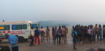 महाराष्ट्र के रायगढ़ में स्कूल पिकनिक के दौरान आठ छात्र समुद्र में डूबे