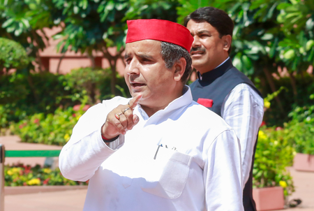 चुनाव आयोग पर अब भरोसा नहीं, यूपी में काटे गए 2 करोड़ मतदाताओं के नाम: धर्मेंद्र यादव