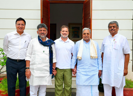 कांग्रेस हाई कमान के फैसले में देरी के चलते कर्नाटक मंत्रिमंडल विस्तार स्थगित