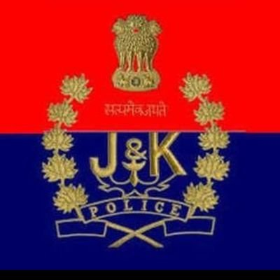 जम्मू-कश्मीर पुलिस की छापेमारी में गोला-बारूद और पाकिस्तानी सामान बरामद किया