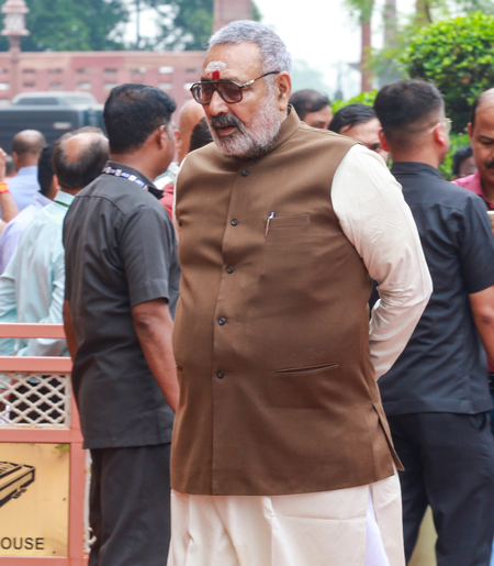 'पीएम मोदी के लिए छात्रों का भविष्य सर्वोच्च प्राथमिकता, विपक्ष के लिए ये सिर्फ राजनीति का जरिया', एनडीए के सांसदों का तंज