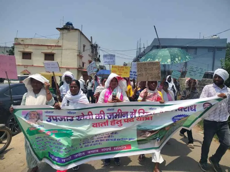 रांची: रिम्स-2 के निर्माण के विरोध में ग्रामीणों का मार्च, मुख्यमंत्री आवास से पहले पुलिस ने रोका