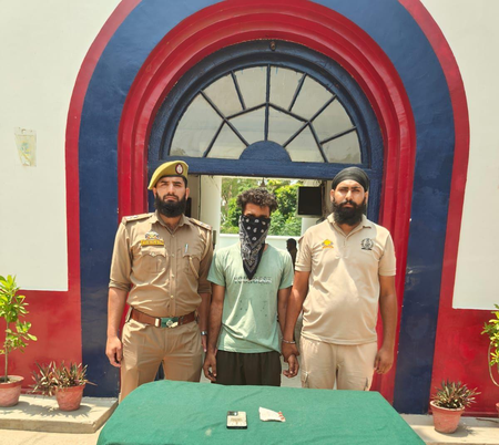 नशे के खिलाफ जम्मू पुलिस की बड़ी कार्रवाई, चेकिंग के दौरान तस्करी का आरोपी गिरफ्तार