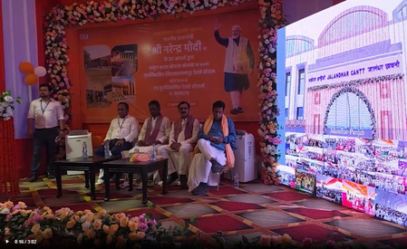 भागलपुर : छात्रों ने पुनर्विकसित शिवनारायणपुर स्टेशन का स्वागत किया, पीएम मोदी का जताया आभार
