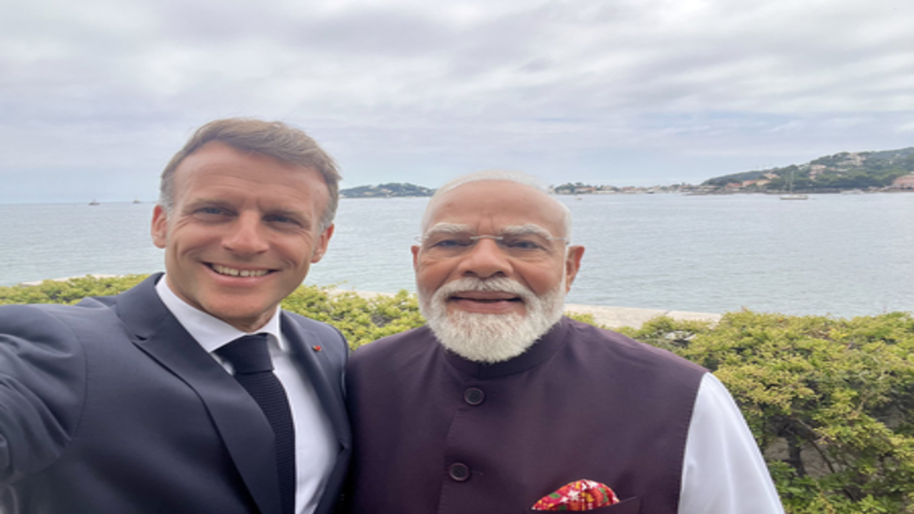 भारत-फ्रांस द्विपक्षीय वार्ता में इनोवेशन, व्यापार और निवेश पर हुई चर्चा, मैक्रों बोले- नया अध्याय शुरू कर रहे हैं हम