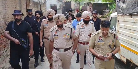 अमृतसर: नशे के खिलाफ पुलिस की बड़ी कार्रवाई, 150 जवानों के साथ टीमों ने मारे छापे, 10 संदिग्ध हिरासत में