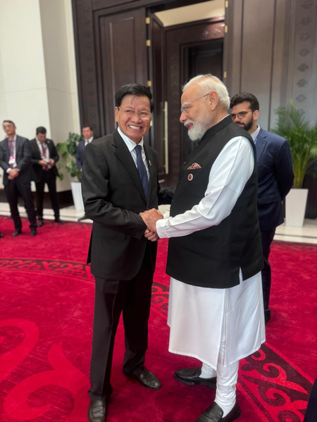 प्रधानमंत्री मोदी ने बिश्केक में तजाकिस्तान और लाओस के राष्ट्रपति से मुलाकात की