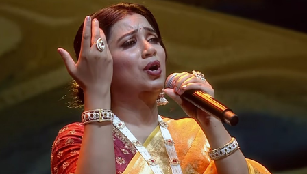 पिता के पसंदीदा भजन को आवाज देकर भावुक हुईं श्रेया घोषाल, बोलीं–'सिद्धा भजो' ने पुरानी यादों को ताजा किया