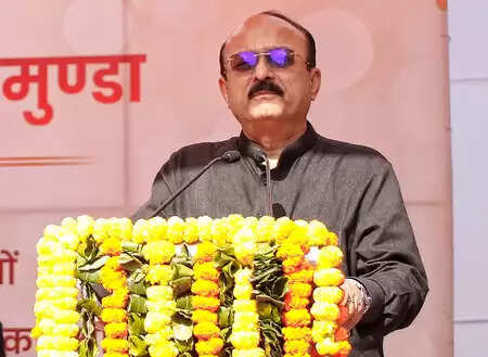 मंत्री आशीष सूद ने सुनीं 47 लोगों की शिकायतें, कई मामलों का फोन पर समाधान