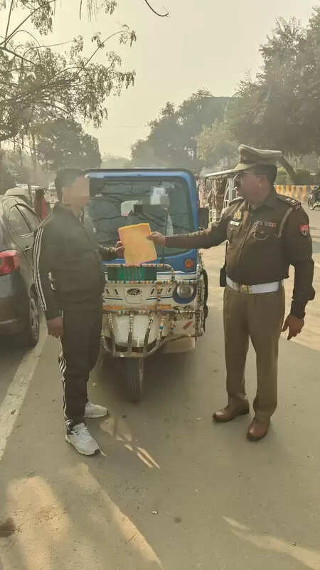 सड़क सुरक्षा माह 2026 के तहत व्यापक अभियान, 7,399 ई-चालान और जागरूकता कार्यक्रम आयोजित