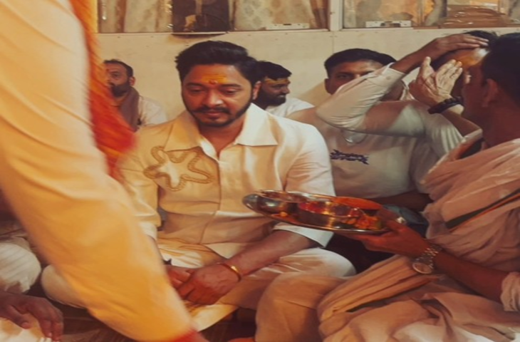 आध्यात्मिक सुकून की तलाश में ओंकारेश्वर पहुंचे अभिनेता श्रेयस तलपड़े