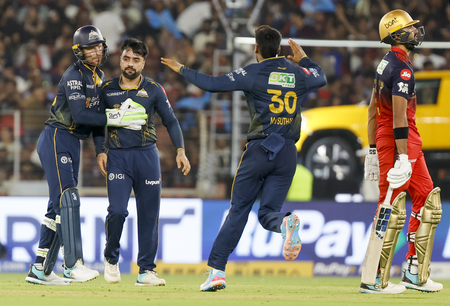 आईपीएल 2026: आरसीबी का मिडिल ऑर्डर फ्लॉप, जीटी को जीत के लिए 156 रन का टारगेट