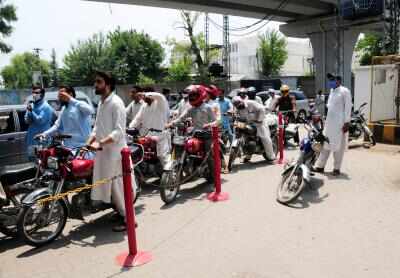 पाकिस्तान की अर्थव्यवस्था के लिए बढ़ा जोखिम, तेल बाजार में अनिश्चितता और विदेशी मुद्रा मुख्य कारण