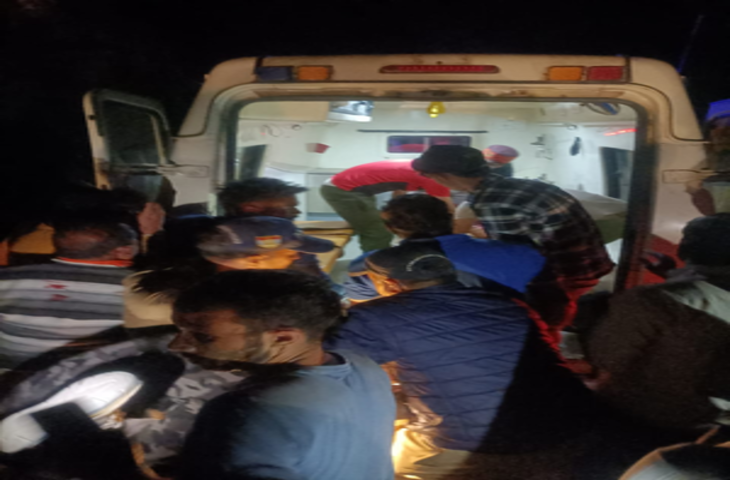 उत्तराखंड में गंगोत्री हाईवे पर यात्रियों से भरी बस खाई में गिरी, एक महिला की मौत