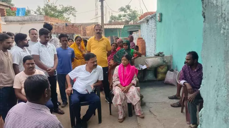 झारखंड: गिरिडीह में छात्रा की संदिग्ध मौत के मामले ने तूल पकड़ा, परिजनों से मिले मंत्री, दिया न्याय का भरोसा
